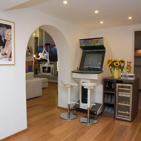 Luxury Loft With Sauna & Jacuzzi דירה