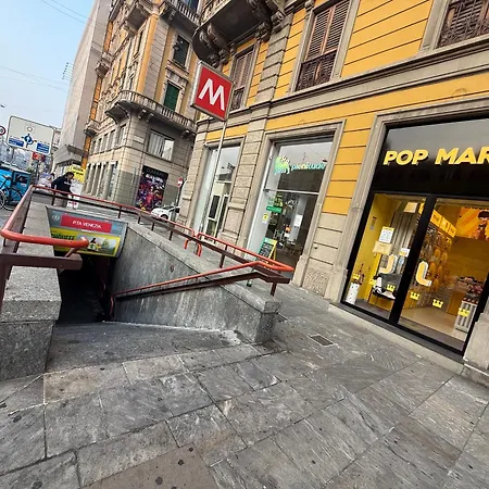 Mariposa Pta Venezia Via Menotti Mediolan