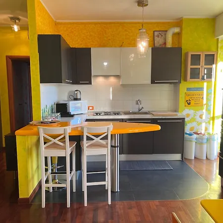 Апартаменты 5Maggio - Ice Hockey Arena 1 Stop *