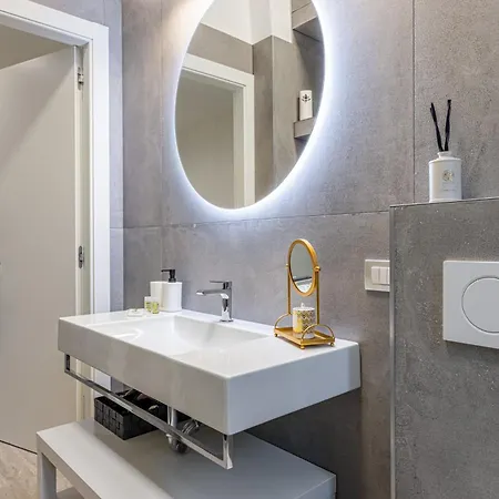 Lovely - 15 Minutes To Duomo *