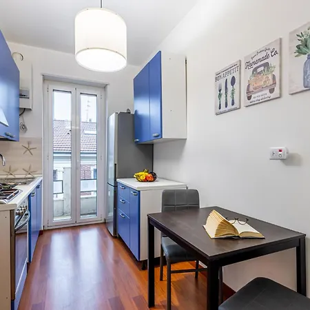 アパート Porta Romana Luminoso Trilocale Con Balcone *