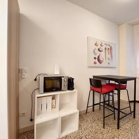 Guesthost - Sant'ambrogio Modern