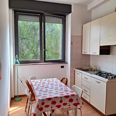 Cozy Flat In Navigli Mailand
