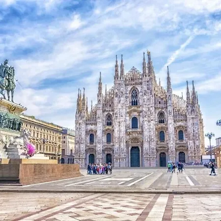 Only 10 Min To Duomo With Free Private Parking - Easy Living *