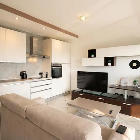 Daire Panoramic Terrace 16th Floor Private Parking