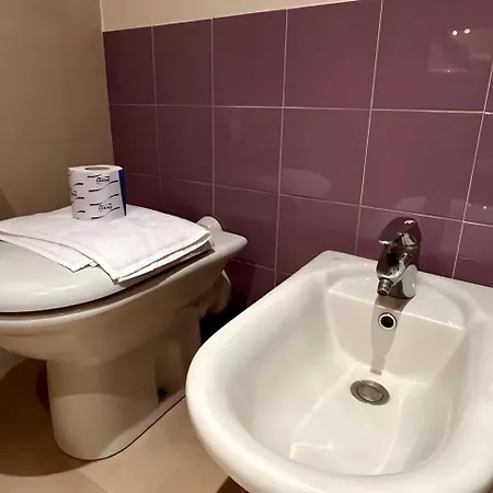 Apartment Falck 53 - Rho Fiera S Siro Centro Duomo - 4 Posti Letto - Parcheggio Gratuito - Pet Friendly *