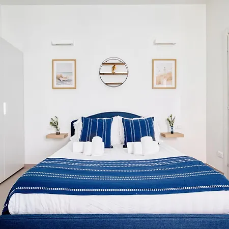 Stylish Near Porta Garibaldi & Metro By Mastery *