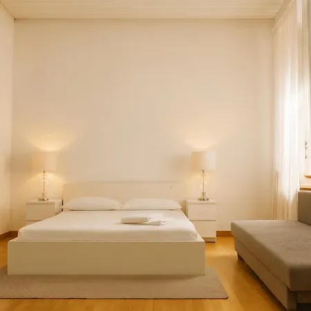 Dhomes - And Apartment