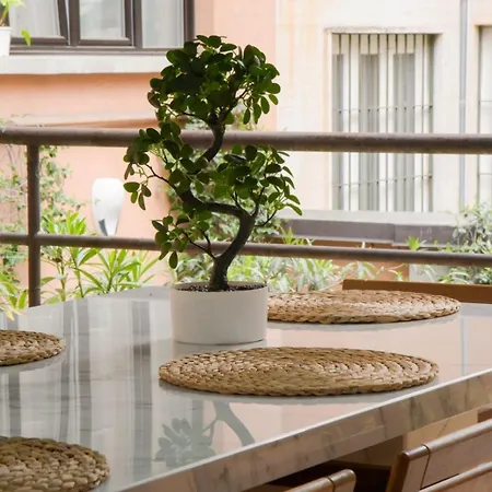 Luxury Loft With Sauna & Jacuzzi דירה *