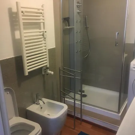 Well Equipped Close To Апартаменты
