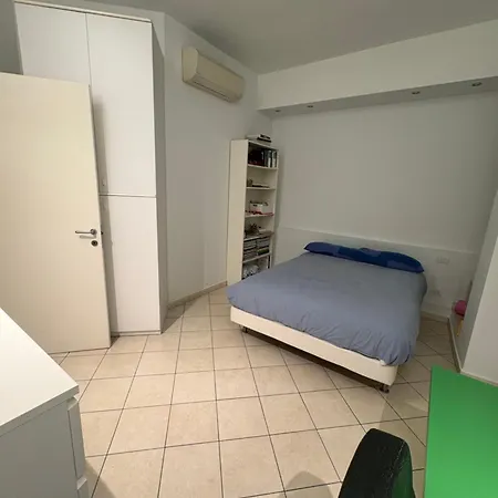 Loreto - Vicino Metro M1 Ed M2 Apartamento *