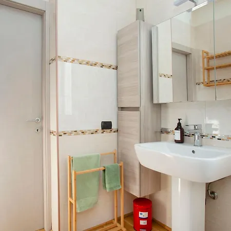 Kaktus House - Your Away From In Apartament Mediolan