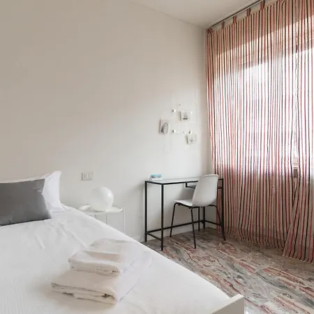 Italianway Easy - Plinio 64 Milan