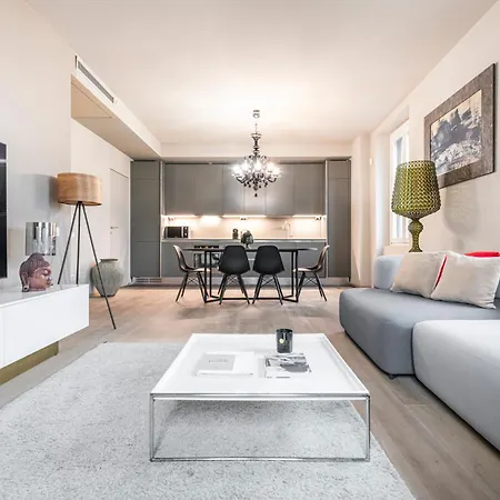 Easylife - - Suffragio 3 - Fashion District *