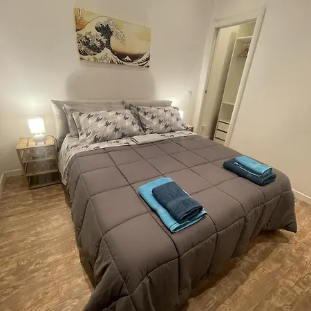 Artstay Exclusive Near Train Metro, Parking Apartment