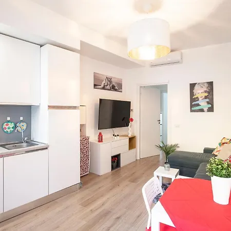 Only 10 Min To Duomo, Free Parking Easy Living Apartment Milan
