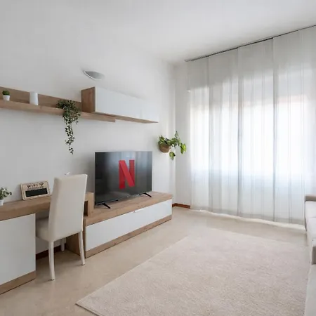 San Siro Big House Wifi Netflix Free Parking