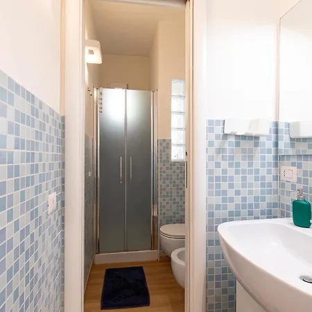 La Vecchia Milano-les Nubles Vannucci - Il Ballatoio E Il Cortile Milano