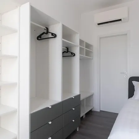 Apartmán Italianway Comfort - Boiardo 27 *