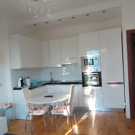 Loft Moderno Zona 8 Милан