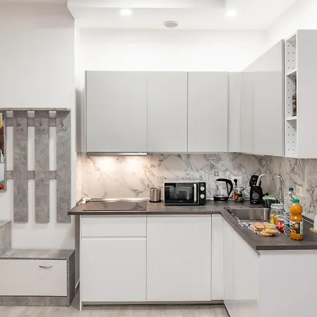 Chiara's Urban Oasis - - Duomo 8 Min * מילאנו