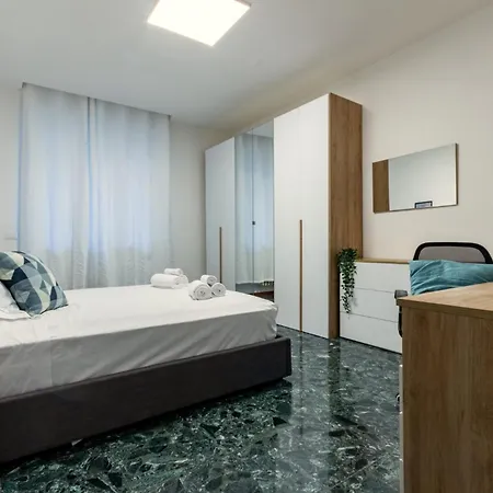 Appartement Spacious 4-bed 2-bath, 3 Min Walk To M1 Bande Nere *