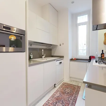 Mila Lux Lodi * Milão