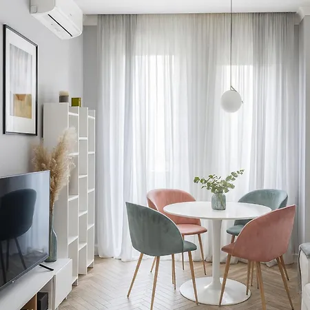 The Boutique - Tram 14 Direct To Duomo - Tortona Design With Balcony - Center Apartamento