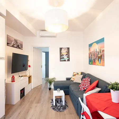 Only 10 Min To Duomo, Free Parking Easy Living Milan