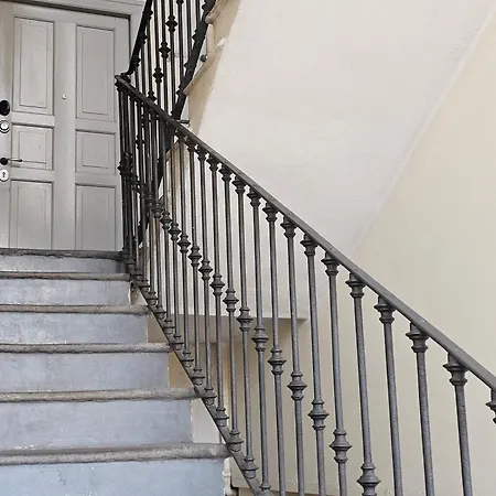 Eanna Scalo Porta Romana Prada Milánó