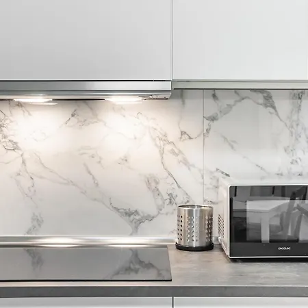 Chiara's Urban Oasis - - Duomo 8 Min *