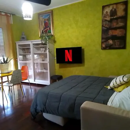 5Maggio - Ice Hockey Arena 1 Stop Апартаменты *