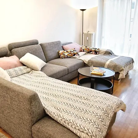 Apartament Airconditioned Large And Modern Mediolan