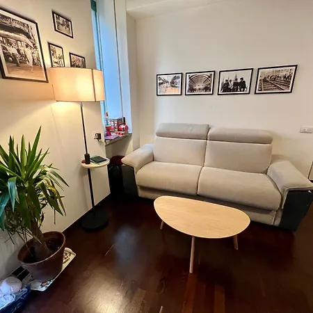 Guesthost - Modern And Cozy Near Amendola M1