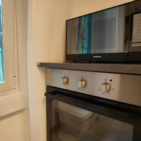 Isola Metro 20m Modern Balcony Arthome Appartamento