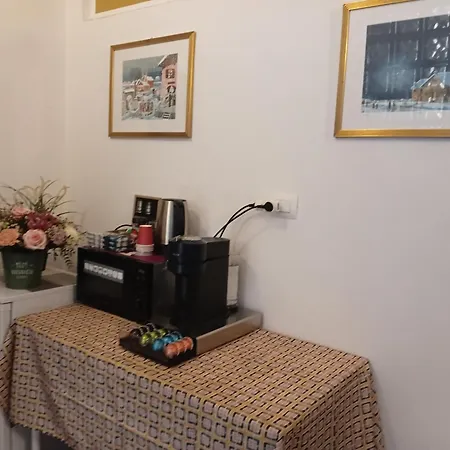 Lejlighed Home Suite Home - China Town - Arena Suite - 家套房 - 中國城 - 競技場套房 With Free Secure Parking Garage -Con Parcheggio Gratuito -提供免費安全停車 Metro Subway Moscova Green Line Milano