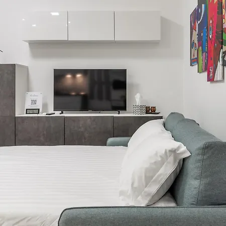 Chiara's Urban Oasis - - Duomo 8 Min Apartman Milánó