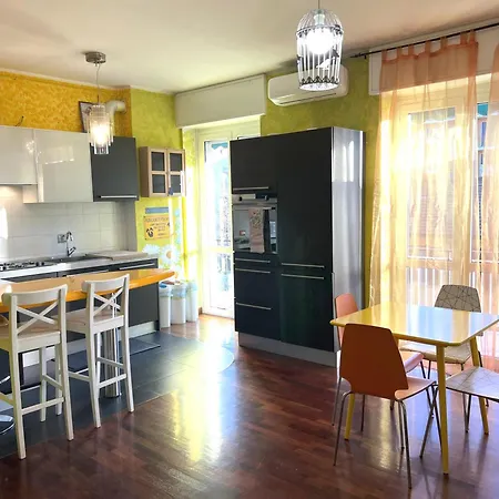 5Maggio - Ice Hockey Arena 1 Stop Апартаменты