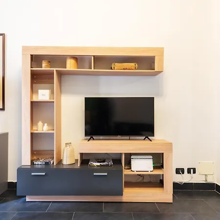 Flexyrent - Steps From Train Station Appartement