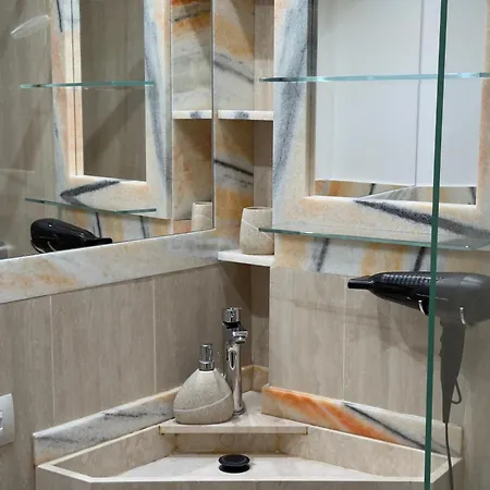 - 2br 2ba - 5 Min Walk To Metro & Train * 밀라노