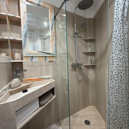 Apartmán Rin Collection - 2br 2ba - 5 Min Walk To Metro & Train *