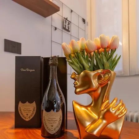 Artstay - Exclusive Near Metro M1, Ac, Parking Milano