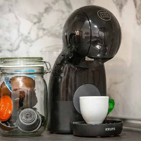 Chiara's Urban Oasis - - Duomo 8 Min Milánó