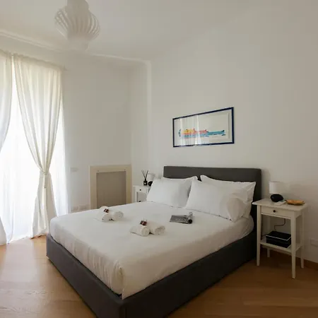 Апартаменты Hacca Collection 3-br Oasis In Porta Venezia *