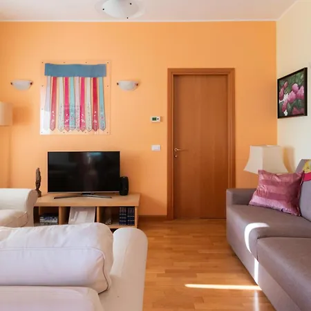 Italianway Comfort - Tolstoi 1 Apartment