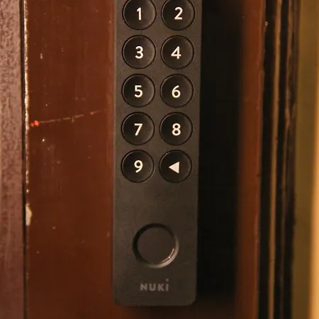 Milan City Center Airport Lounge Feel - Speed Winter Vibe - Taxi-No-Need B&B * ميلان