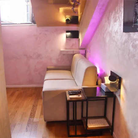 Attic Domotic Speed Summer Vibe - Heart Of Brera, 10 Mins Straight Walk To Duomo And Easy Malpensa Access - Taxi No Need *