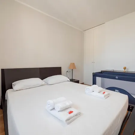 Bicocca, Free Parking, Private Garage, Metro M5 200m, Garden, Kids & Pet Friendly Апартаменты