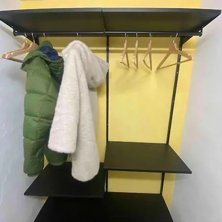 Bright 21 Station * Milánó