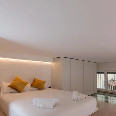 Artstay - Exclusive Near Metro M1, Ac, Parking Daire